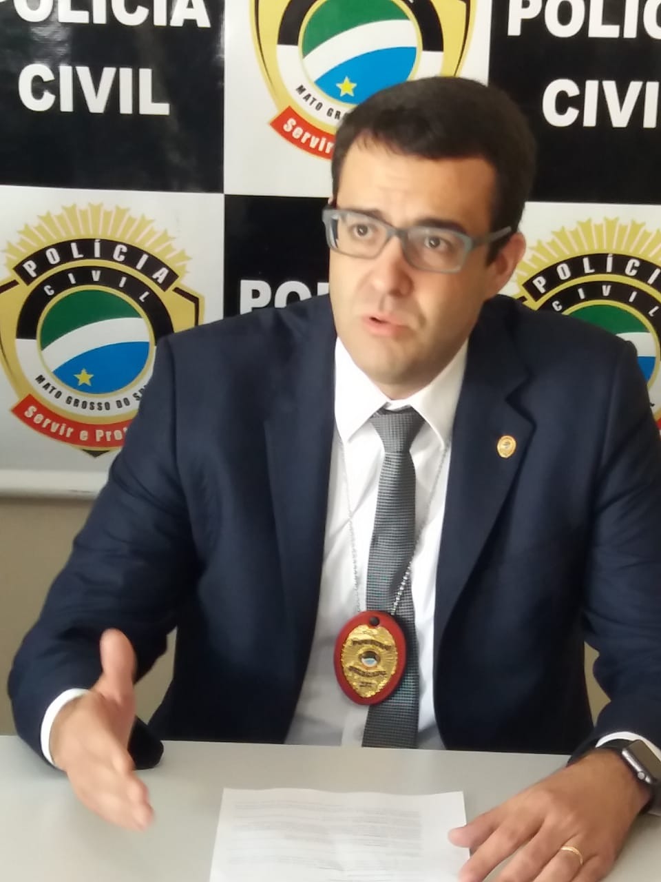 Revelado o nome de professor suspeito de estuprar crianças em Três Lagoas Delegado Roberto Guimarães. (Foto: Lucas Gustavo/Perfil News).