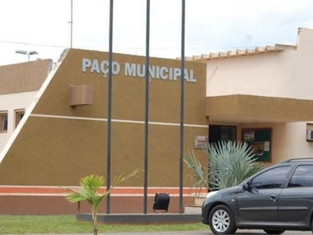 Semana começa com oito concursos abertos e salários de R$ 8,8 mil em MS Fachada do Paço Municipal de Taquarussu. (Foto: Taquarussu News)