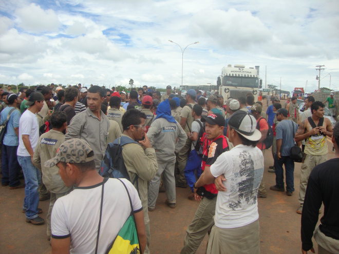 Assista vídeo do movimento que paralisou o canteiro de obras da Eldorado Brasil De acordo com os funcionários eles só voltam a trabalhar quando todas as reivindicações forem atendidas
Foto: Cristiane Vieira