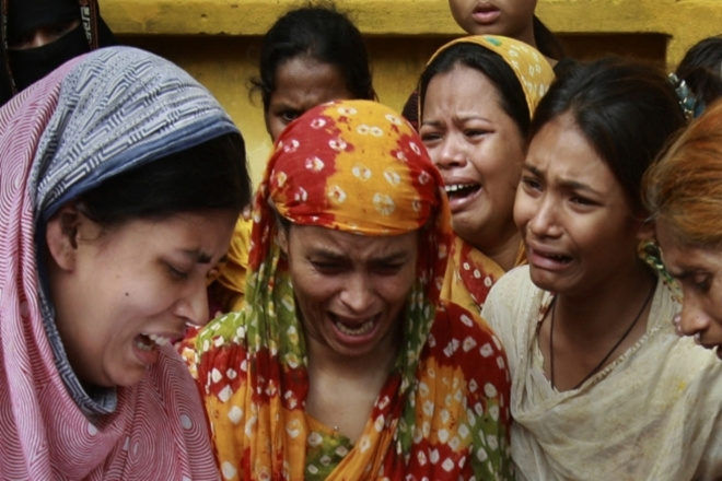 Familiares choram a morte de Hena
Foto: Divulgação
