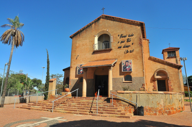  Igreja Perpétuo Socorro, localizada na Avenida Afonso Pena. (Foto: Correio do Estado)