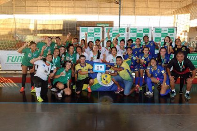 Jogos Escolares da Juventude: SEJUVEL E FUNDESPORTE entregam premiação aos campeões de futsal