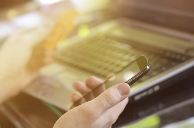 6 serviços online que facilitam o seu dia a dia Os livros foram um dos primeiros itens a serem comercializados na internet. (Foto: Divulgação)