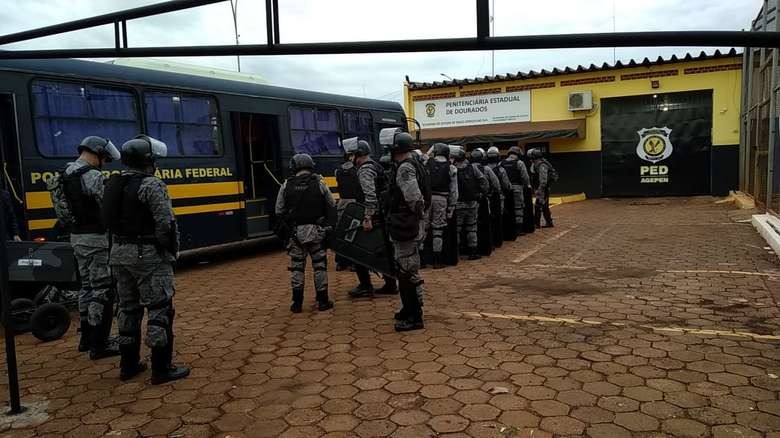 Choque é acionado e governo reforça segurança em presídio de Dourados Agentes do batalhão de Choque - Crédito: Adilson Domingos
