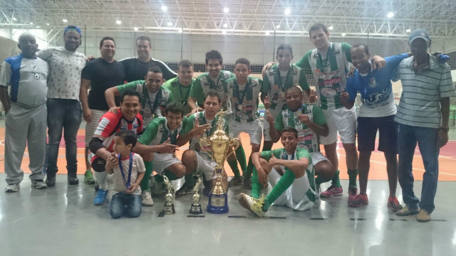 Pantanauto/Loja Mariza conquista o título do Campeonato Municipal de Futsal Série A Pantanauto/Loja Mariza foi o campeão Série A. (Foto: Assessoria)