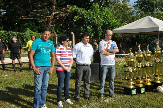 Prefeita participa da abertura do Campeonato Municipal Varzeano Prefeita participa da abertura do Campeonato Municipal Varzeano
Foto: Assessoria de Comunicação