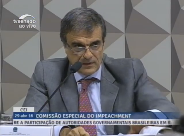 CEI dá início à reunião que ouvirá defesa da presidente Dilma O advogado-geral da União, José Eduardo Cardozo, durante defesa da presidente Dilma Rousseff durante a reunião (Foto: Reprodução/TV Senado)
