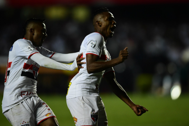 Jogadores celebraram muito goleada diante time mexicano