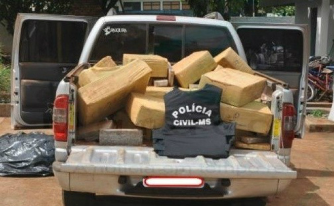 Polícia apreende quase 1 tonelada de maconha em Maracaju Droga apreendida pela polícia estava em S-10
Foto: Robertinho