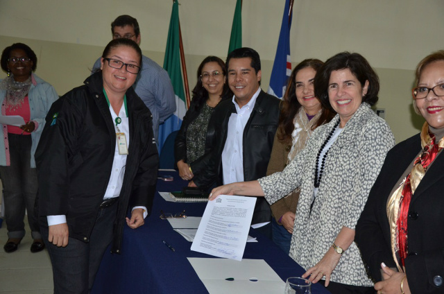 Prefeita Marcia Moura empossa novos membros do COMSAN Doze pessoas serão componentes do conselho, com o objetivo de garantir aos cidadãos direito à alimentação adequada e saudável; acesso, disponibilidade e condições financeiras para aquisição destes alimentos e sistematização das ações de segurança alimentar e nutricional. (Foto: Assessoria)