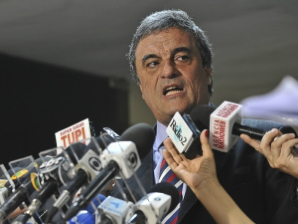 Governo quer mudar Lei Seca para que motorista bêbado seja punido Ministro em coletiva
Foto: Agência Brasil