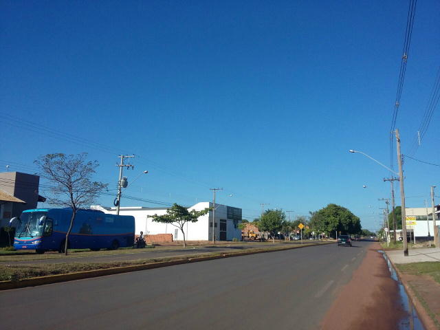 O sábado amanheceu com céu sem nuvens e não há previsão de chuva. (Foto: Patrícia Miranda)