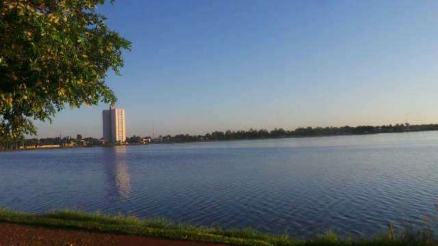 Primeira segunda-feira do outono terá previsão de altas temperaturas em Três Lagoas Com céu sem nuvens na manhã desta segunda-feira, foram registrados 24ºC, segundo o site climatempo. (Foto: Ricardo Ojeda)