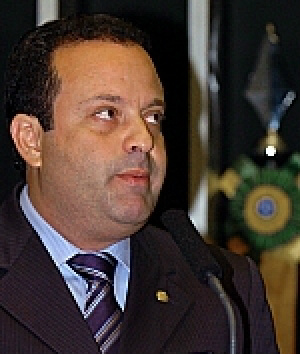 Projeto fixa piso salarial nacional de jornalistas em R$ 3.270 Autor do projeto de lei que estipula piso salarial para jornalistas
Foto: Agência Câmara
