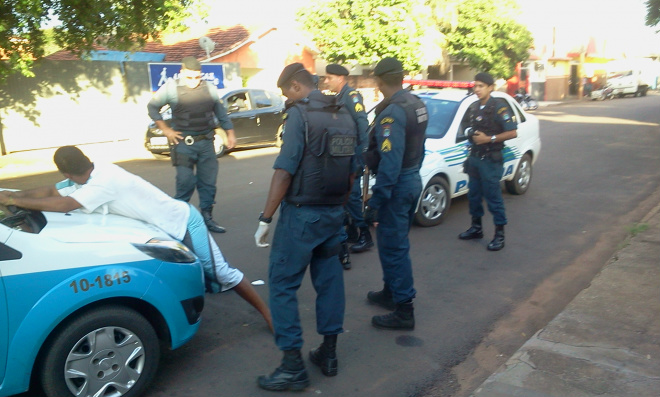 Polícia Militar fez as prisões logo pela manhã (Fotos: Ricardo Ojeda)