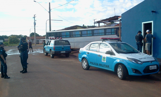 Buscas estão sendo realizadas em varías residências de Brasilândia
Foto: Ricardo Ojeda