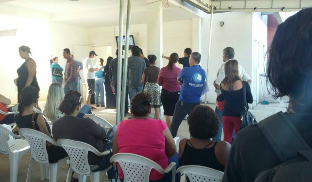 Procura no Cartório Eleitoral de Três Lagoas gera filas para regularização do título A procura pelo Cartório Eleitoral na última semana para a regularização do título de eleitor, gerou filas nessa segunda-feira (Foto: Patrícia Miranda)