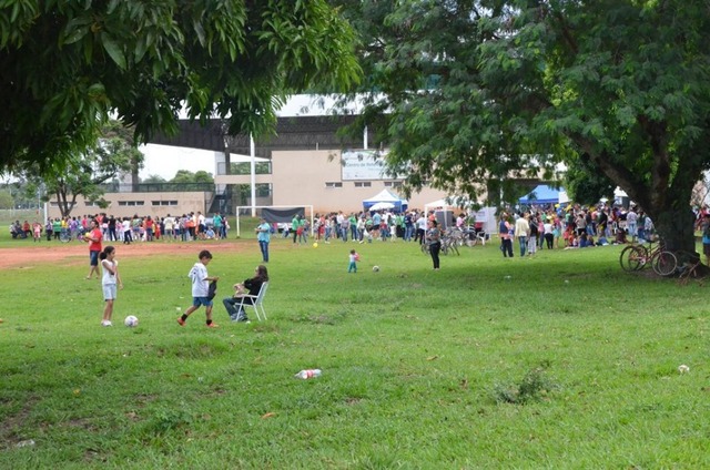 Dia do brincar será realizado neste sábado na Lagoa Maior Edições anteriores do Dia do Brincar reuniram famílias inteiras na Lagoa Maior. Foto: Divulgação