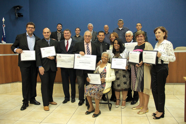 Câmara promove solenidade de outorga títulos de cidadão e moções de congratulação As homenagens e a sessão solene foram propostas pelo vereador Nilo Candido. (Foto: Assessoria)