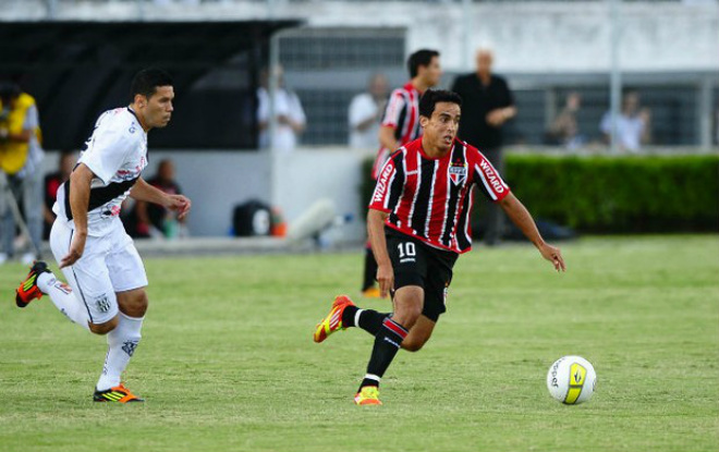 Leão elogia o estreante Jadson Jadson em ação contra a Ponte Preta
Foto: Marcos Ribolli / GLOBOESPORTE.COM