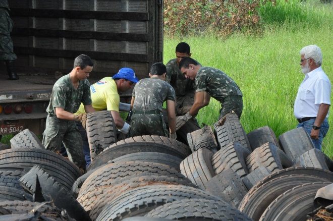 CCZ realiza primeiro carregamento de pneus inservíveis do ano de 2012 Pneus a serem descartados
Foto: Assessoria de Comunicação
