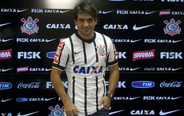 Lodeiro em sua apresentação no Corinthians: expectativas frustradas em 2014 (Foto: Daniel Augusto Jr/Ag. Corinthians)