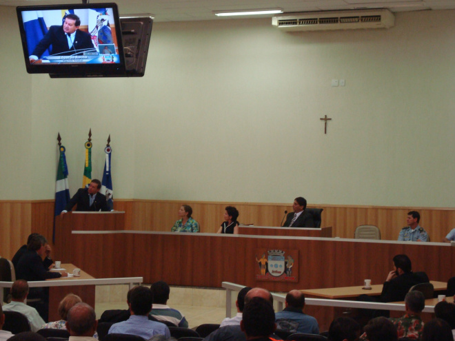 Eduardo Rocha prestigia 1º sessão solene da Câmara de Vereadores Em seu discurso, o parlamentar destacou o trabalho dos vereadores ao aprovarem projetos para o desenvolvimento de Três Lagoas
Foto: Assessoria