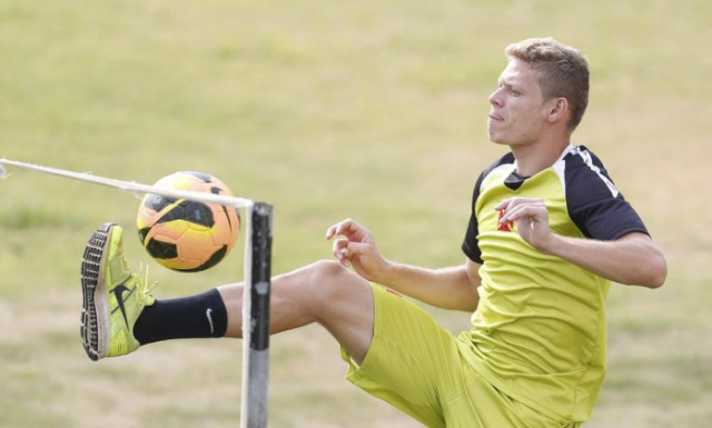 Marlone quando defendia o Vasco. Meia-atacante deve ser o primeiro reforço do Fluminense para 2015 - (Foto: Alexandre Cassiano / O Globo )