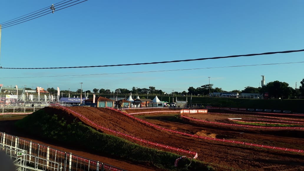 Sábado terá sol e muita adrenalina em Três Lagoas Tudo certo no Arena Mix - e o tempo não deve atrapalhar. Foto: João Vitor.