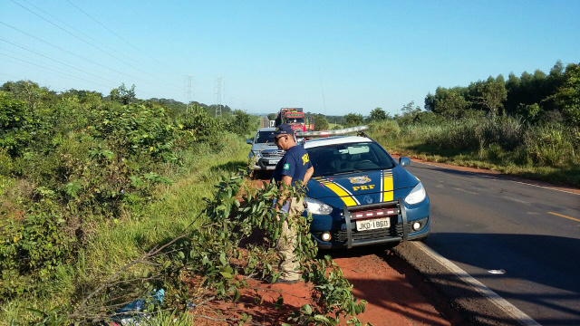 De acordo com informações de amigos, a Polícia Rodoviária Federal chegou no local do acidente algumas horas depois do ocorrido (Foto: Divulgação/Perfil News) 