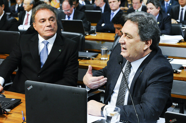 Moka realça sentido democrático da comissão de impeachment do Senado Senador Waldemir Moka orienta bancada do PMDB a votar pela aprovação do parecer (Foto: Assessoria)