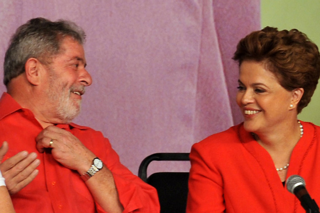 Lula e Dilma conversam durante uma cerimônia
Foto: Divulgação