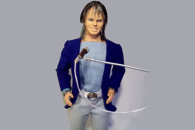 O boneco é uma homenagem ao cantor
Foto: Portal Terra