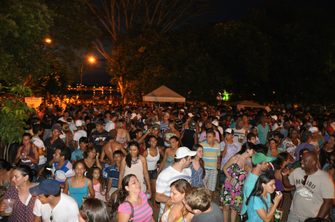 Mais de 6 mil pessoas prestigiaram o Verão na Lagoa O evento iniciou às 18 horas e mesmo quando a noite chegou a orla da Lagoa Maior ainda continuou lotada até às 22 horas
Foto: Assessoria