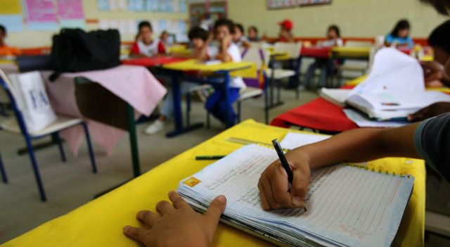 1,6 milhão de estudantes de 4 a 17 anos estavam matriculados nas escolas públicas e privadas em 2014 e deixaram, por algum motivo, as salas de aulas em 2015 (Foto: Divulgação)
