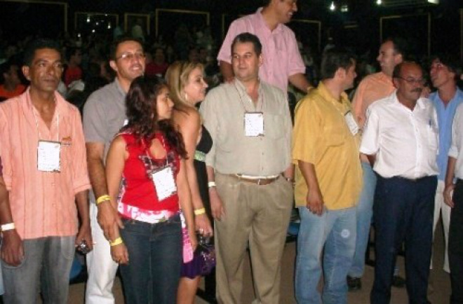No centro, Paulo Rocaro com colegas da fronteira durante palestra que aconteceu em abril de 2007 no auditório da AEMS em Três Lagoas (Foto: Arquivo/Perfil News) 