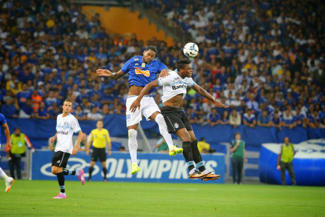 Na última partida, o Cruzeiro venceu de virada o Grêmio pela contagem de 2 a 1 (Foto: Google)