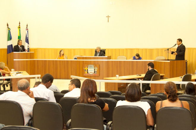 A sessão desta terça-feira foi presidida pelo primeiro vice-presidente, Jorginho do Gás (PSDB), por problemas de saúde do presidente, vereador Nuna Viana (PMDB)
Foto: Assessoria de Imprensa 