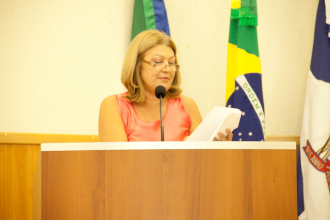 A vereadora durante a leitura da carta denúcia
Foto: J.J Caju