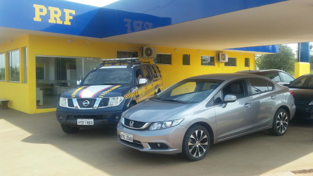 Carro de luxo roubado em março é recuperado pela PRF no Bolsão O veículo foi roubado e clonado para que não fosse reconhecido. (Foto: assessoria)