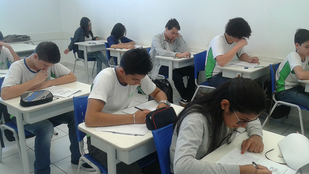 Escolas do Sesi investem no aprimoramento dos alunos de olho na Prova Brasil O simulado foi aplicado durante o período de aulas dos alunos e foi composto por um caderno para o 5º ano do Ensino Fundamental I e outro caderno para o 9º ano do Ensino Fundamental II. (Foto: Assessoria)