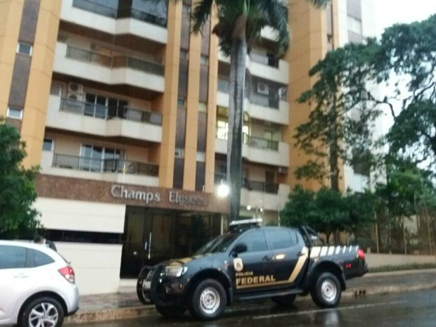 Policiais ficaram no imóvel do ex-governador, localizado no Jardim dos Estados, bairro nobre de Campo Grande, por cerca de duas horas.(G1/MS)