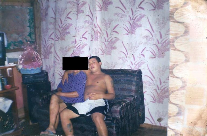 Na imagem, Cláudio da Silva, o Nenê, que está foragiddo, acusado de atear fogo na casa da ex-mulher
Foto: Arquivo/Família