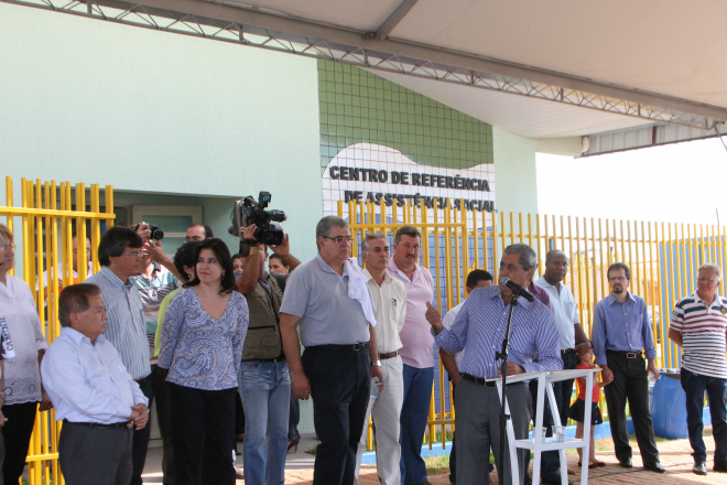 Várias obras foram entregues pelas autoridades aos Brasilândenses Puccinelli participou de lançamentos e de várias inaugurações em Brasilândia (Fotos: Ricardo Ojeda)