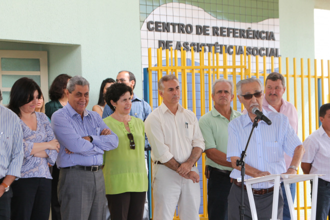Emocionado, o ex-governador Wilson Barbosa Martins agradeceu ao prefeito pela homenagem à sua filha, Celina Jallad (Fotos: Ricardo Ojeda)