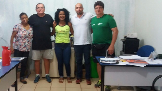 Prof. Reynaldo Abrão  Camargo e a equipe de atletismo feminino  AGRADECE o apoio que vem recebendo do Prefeito Ângelo Guerreiro (Foto/Assessoria)