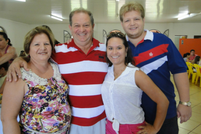 Nair, Stefano, Bárbara e Jean, em recente evento na cidade de Dourados (Foto : Hédio Fazan/OPROGRESSO)