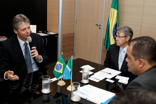 Com aval do Governo, FDCO libera recursos à expansão da Fibria que terá incremento de R$ 2 bi no PIB do MS Com aval do Governo, FDCO libera recursos à expansão da Fibria que terá incremento de R$ 2 bi no PIB do MS
