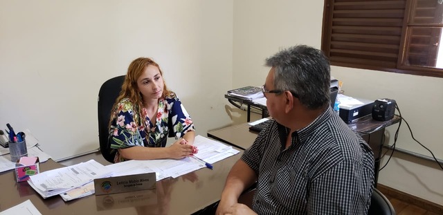 Polícia de Três Lagoas prende homem que mandava vídeos obscenos para mulheres Delegada da DAM, dra. Letícia Móbis Alves, em entrevista ao jornalista Ricardo Ojeda. Foto: João Vitor / Perfil News