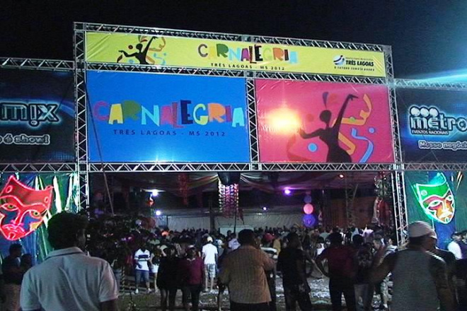 Confira o vídeo do carnaval em TL e o desfile das escolas de samba Carnaval em Três Lagoas promete animar a população todas as noites
